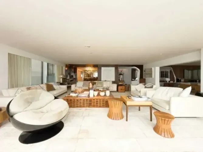 APARTAMENTO COM 5 QUARTOS (4 SUÍTES) À VENDA EM IPANEMA