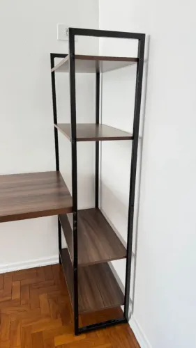 mesa com estante mdf e metal marrom 60cm por 150cm ótimo estado promoção
