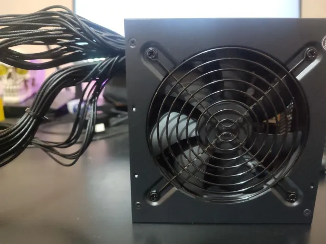 Fonte cooler master 650w
