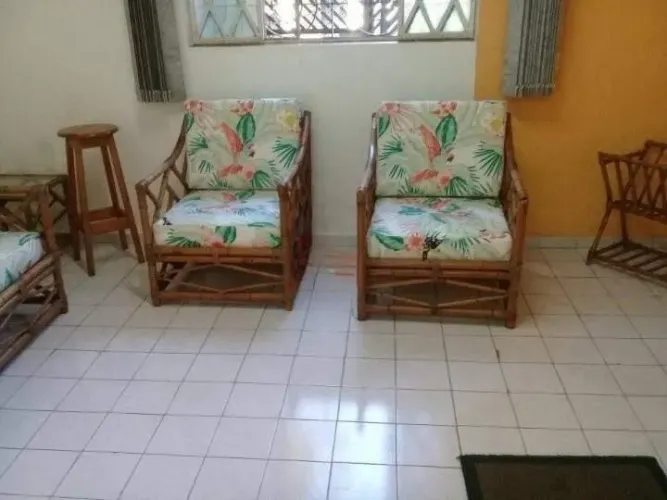 Sobrado com 3 Dormitórios e Amplo Quintal na Vila Matias Para Locação !!!