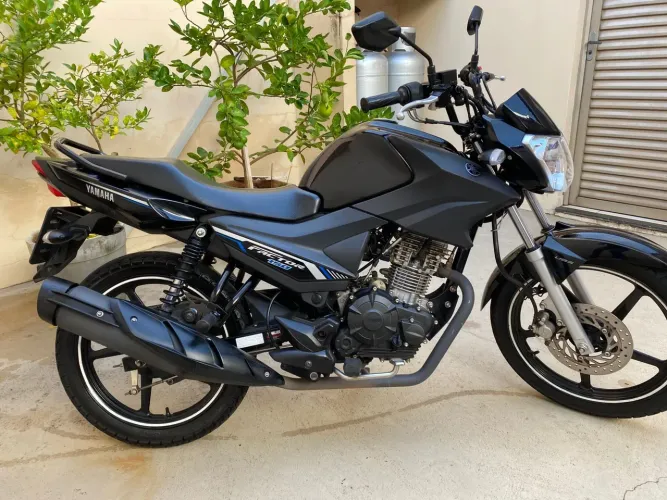 Vendo Yamaha factor 150 ED modelo 2022 único dono km baixo 22 mil rodados 