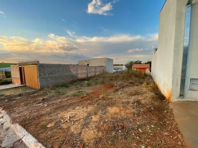 Direitos de Terreno Inteiro 200m² Patrocinio Paulista