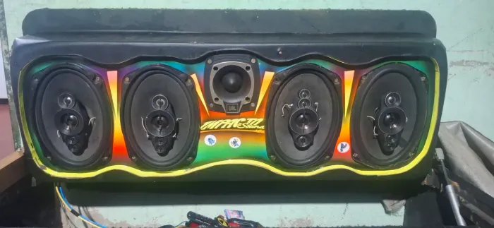 Vendo 4 trixial da EROS e um twitter JBL a caixa vai de brinde 300 reais