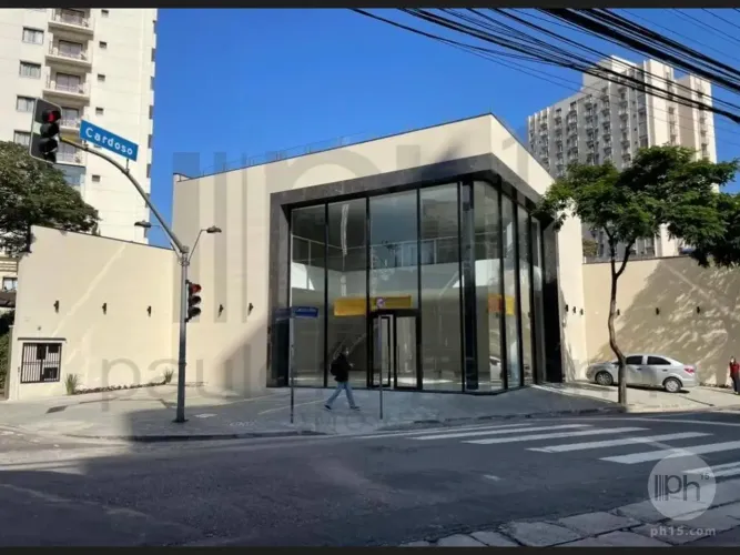Imóvel Comercial de Esquina na Vila Olímpia - 550 m² de Área Privativa - Rooftop e 7 Vagas