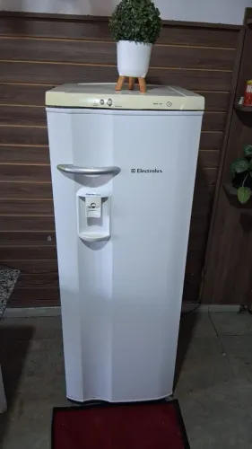 Geladeira Electrolux Completa