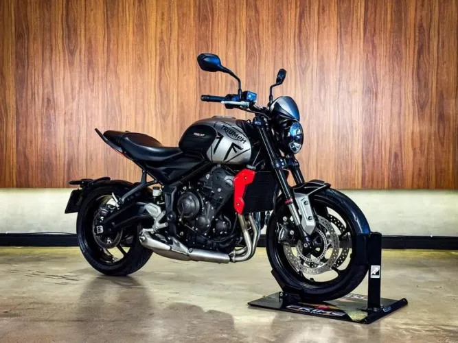 TRIUMPH TRIDENT 2023