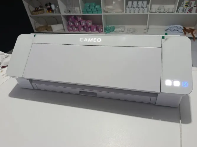 Silhouette Cameo 4 