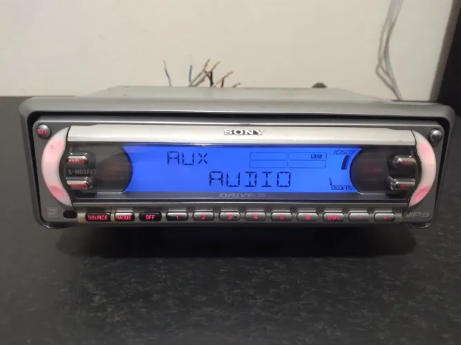CD player automotivo Sony Xplod CDX-F5707X com Bluetooth