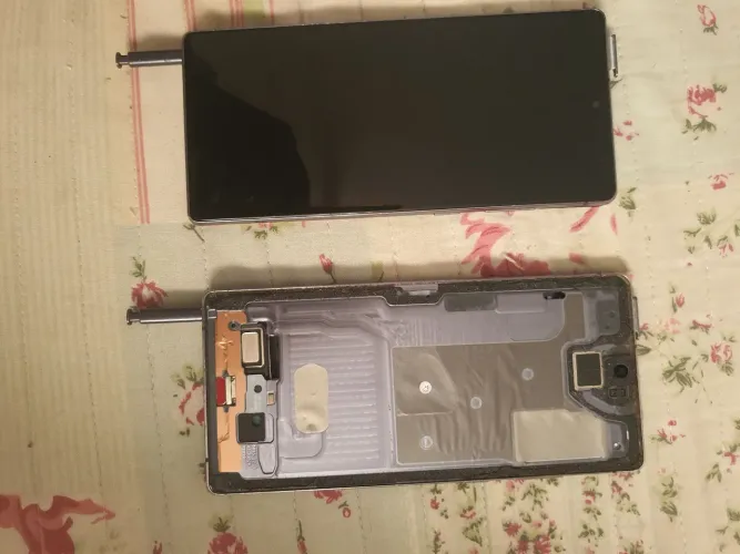 Note 20 um esta sem tela placa  Nao funciona ideal pecas  outro com tela placa em curto.