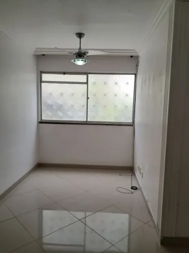 Alugo apt? 2/4 térreo no condomínio Trobogy