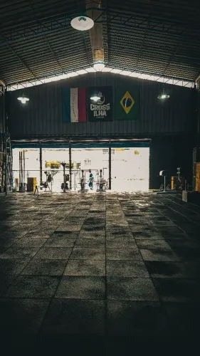 Vendo box de Cross com academia