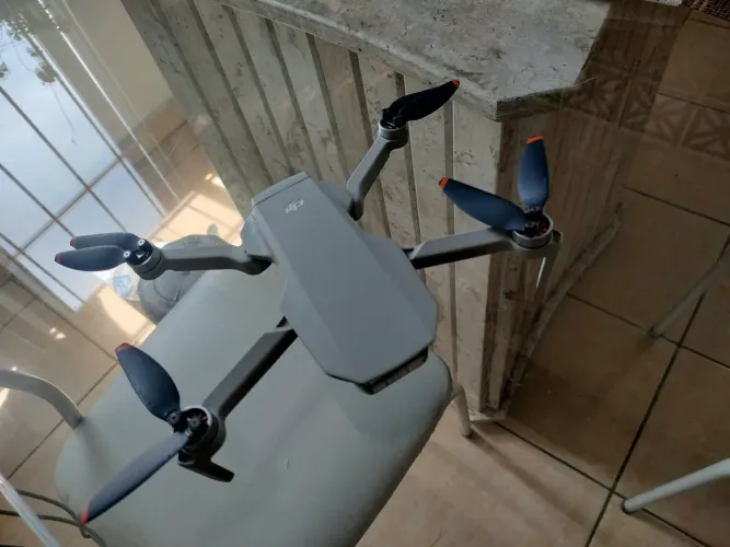 Drone DJI Mini 2 SE Fly More Combo