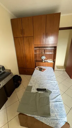 Guarda-roupa + Cama solteiro com baú e colchão 