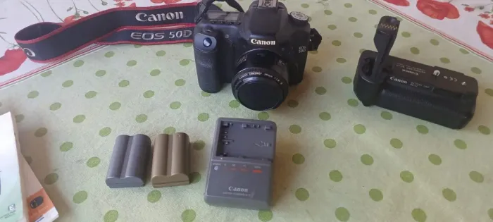 Kit Canon 50D + Lente 50mm f/1.8 + Battery Grip + 2 Baterias
