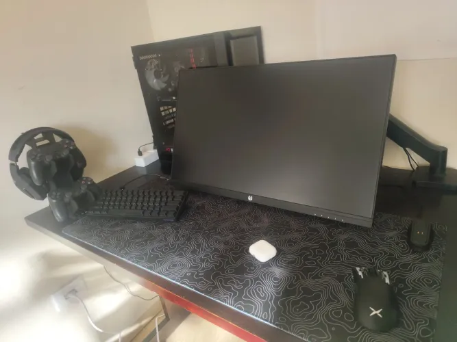 Vendo pc gamer para jogar competitivo e outros jogos sem problemas