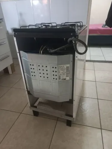 Vendo um fogão nova por motivo de viagem