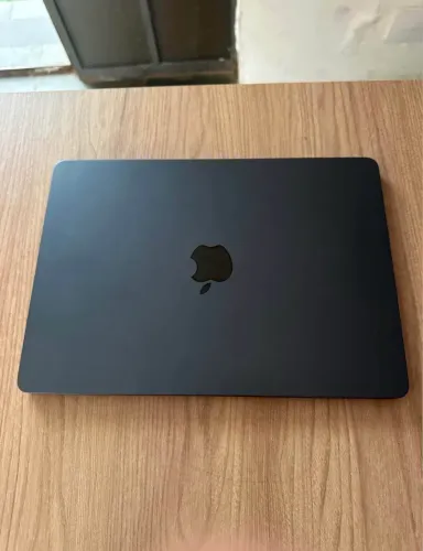 MacBook Air M4, 16gb, 256gb, 13 polegadas.