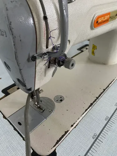 Máquina de costura industrial