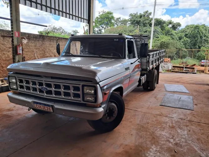 Ford F4000