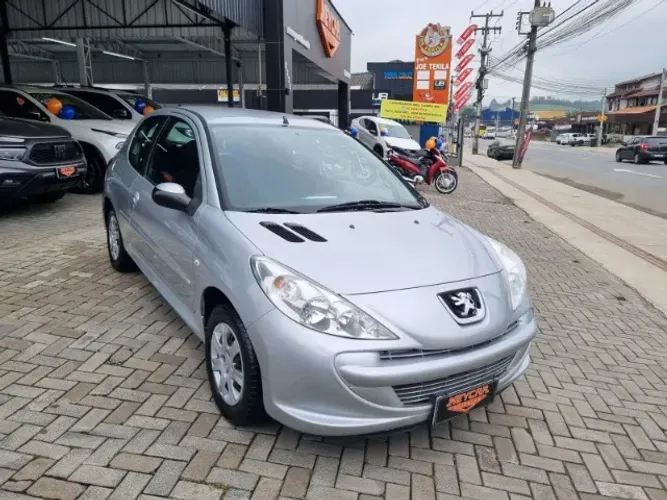 Peugeot 207 XR 1.4 Flex 8V 3P 2012