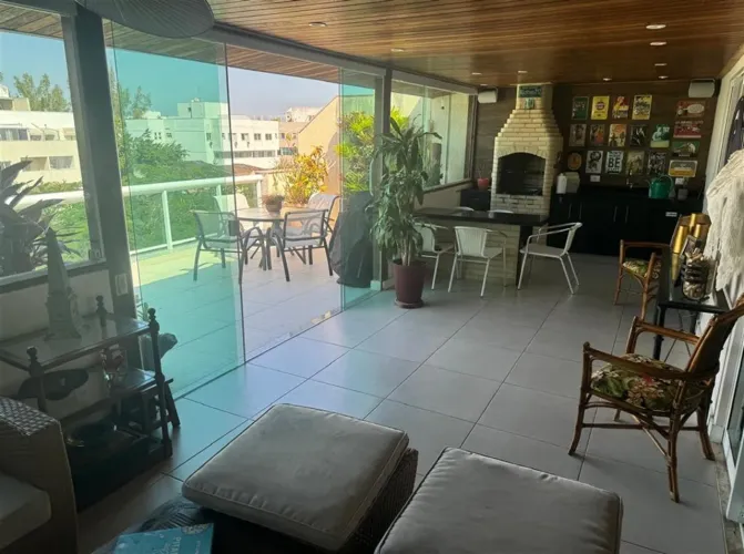 Vendo cobertura linear no recreio prédio novo