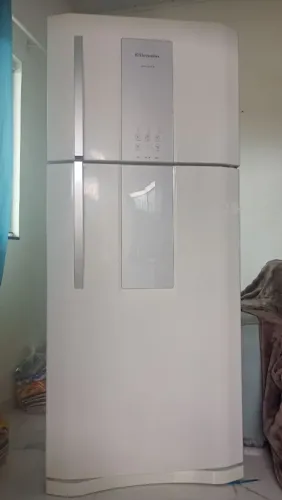 Geladeira Electrolux Frost Free semi nova 610 litros