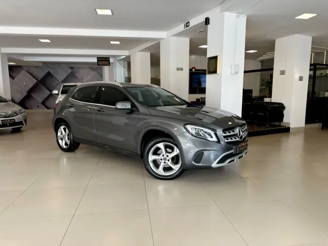 Mercedes-Benz GLA 200 Adv. 1.6/1.6 TB 16V Flex Aut. 2019