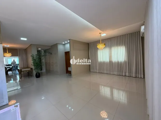 Casa residencial com 5 suítes disponível para locação e venda no bairro Novo Mundo em Uber