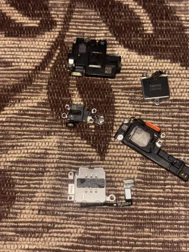 Peça do iPhone 15 de retirar original