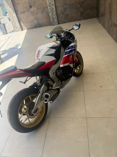 Honda seme nova excelente moto