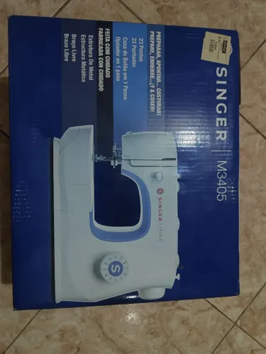 Máquina de Costura Singer