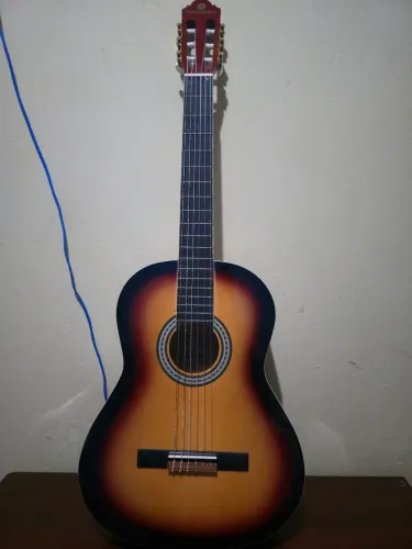 Violão acústico nunca usado