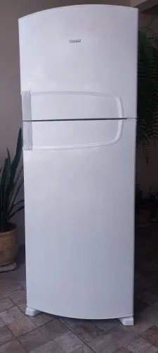 Vendo uma geladeira cônsul 460 litros funcionado perfeitamente limpinha. Voltagem 110