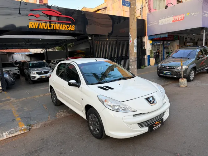 Peugeot 207 Active 1.4 Flex 8V 5P 2014