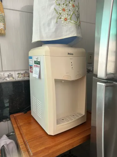 Vendo gelar água 