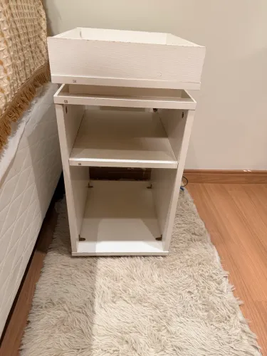 Mesa d cabeceira