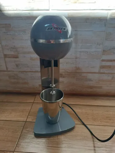 Batedor de milk shake skymsen