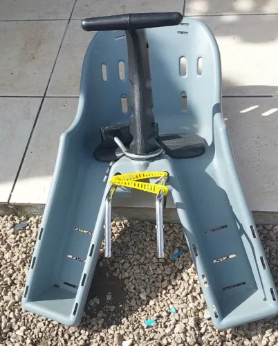 Cadeirinha para bicicleta bike para criança 80 reais quase novo
