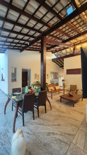 Casa em condomínio 4/4 (2 suítes), piscina, energia solar, Jockey Clube