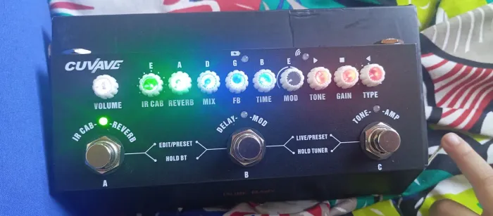 vendo pedal para quitarra e violao!!! baby cuve