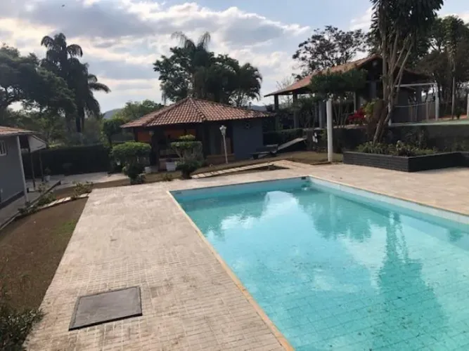 Sítio Condomínio Quintas das Esmeraldas, casa 05 quartos, quiosque, piscina, sauna, quadra