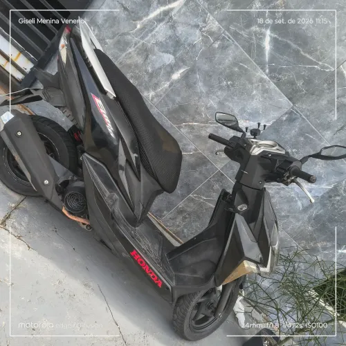 Moto Elite 2021 quitada.