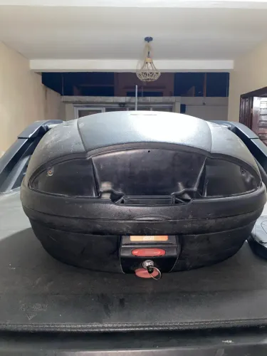 Baú GIVI Original 45 Litros com Base e Chave