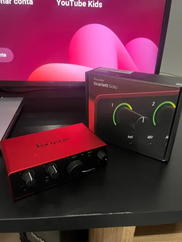 Interface de Áudio Focusrite Scarlett Solo 4th Gen