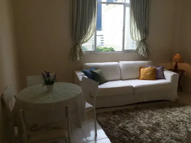Apartamento Totalmente Reformado e Mobiliado -  Centro Av. Gomes Freire RJ