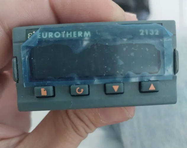Controlador de Temperatura Eurotherm 2132 - PID Digital, Painel 1/32 DIN