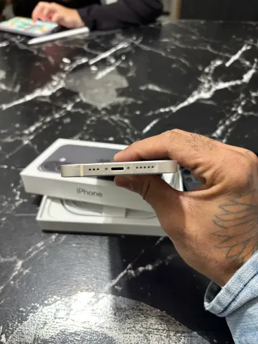 iPhone 13, 128GB Branco