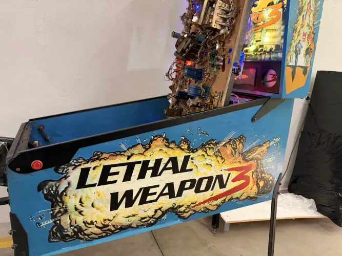 Pinball Lethal Weapon - fliperama 