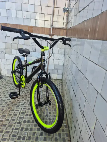 Bicicleta aro 20 Track novíssima
