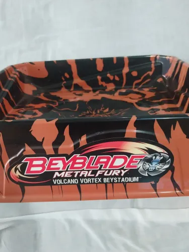 Arena Beyblade Metal Fury, Volcano vortex Beystadium.